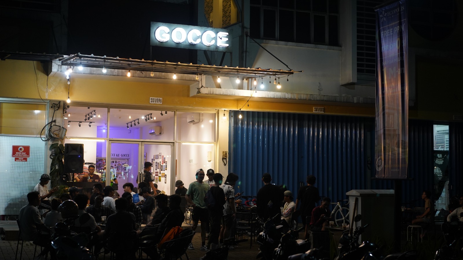 GOCCE Café Interior